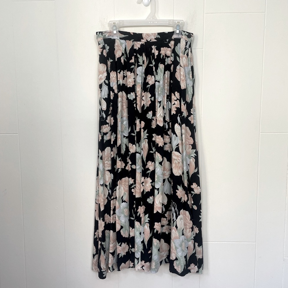 J. G. Hook Vintage Floral Maxi Skirt ~ Pockets, Side Button Closure, Rayon ~Sz 8